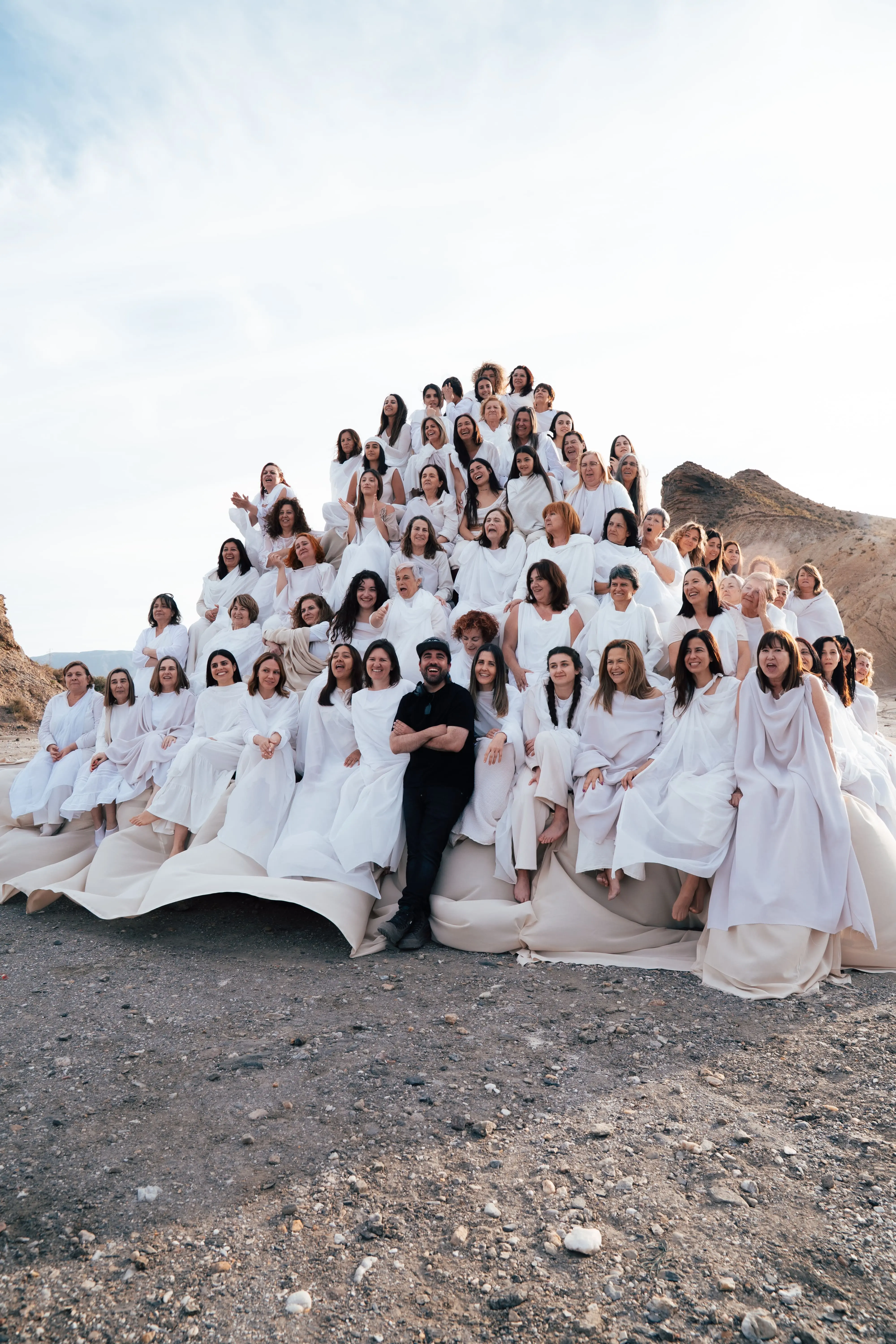 Los Latin Grammy reconocen el talento español: la cantante Vera GRV y el director Willy Rodríguez, nominados por el videoclip de "Cura pa mi alma"